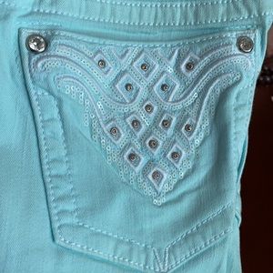 Miss Me Ladies Mint Capris 31